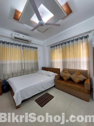 Rent Furnished One Bedroom Apartment in Bashundhara R/A.